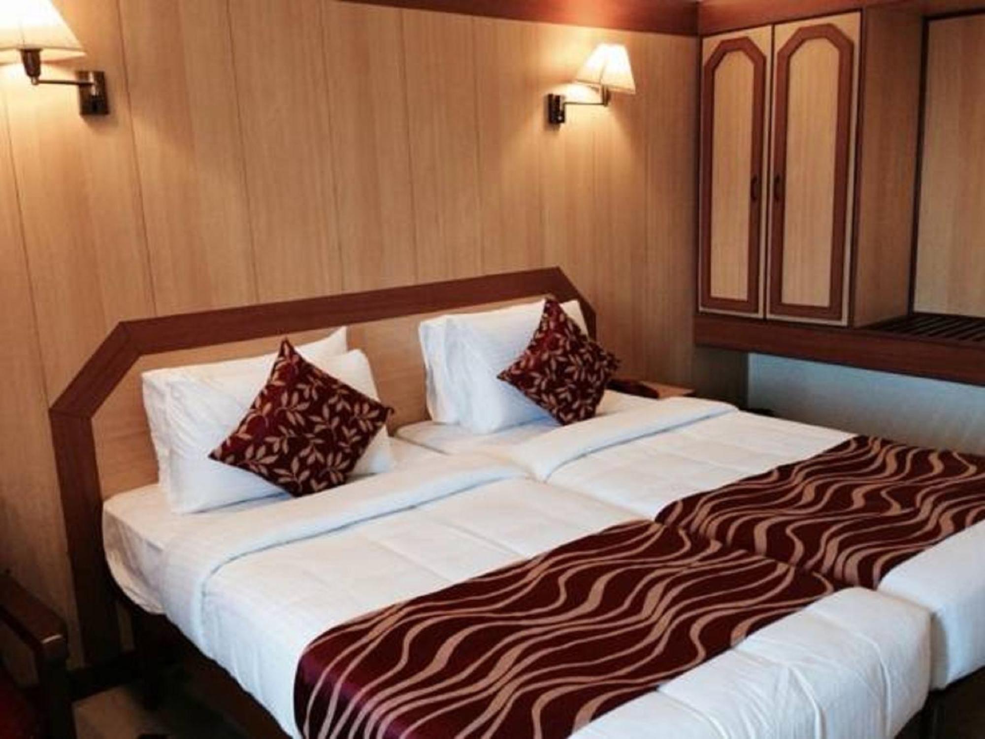 Hotel Swagath Bangalore Buitenkant foto